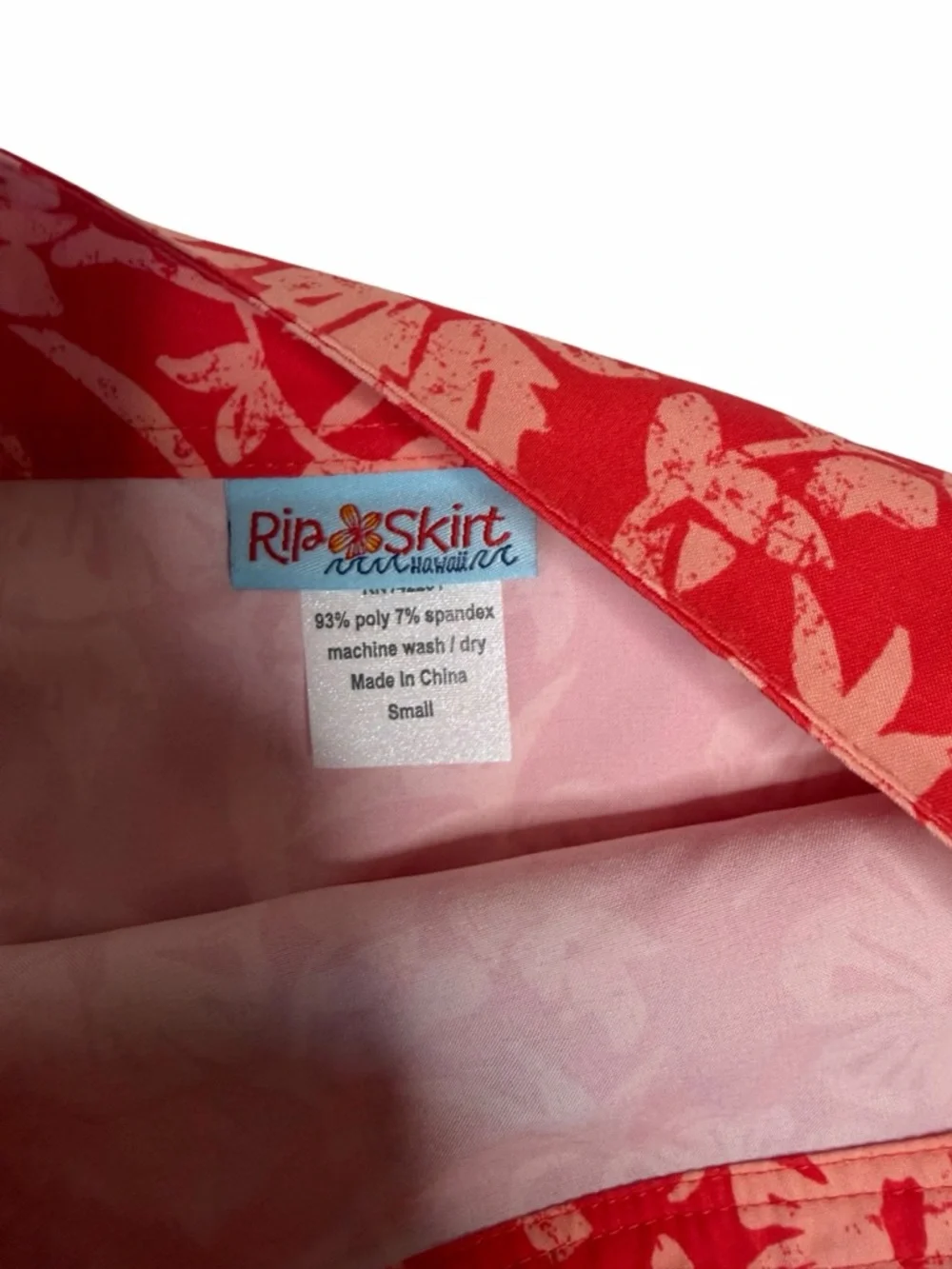 Ripskirt Hawaii Red Floral Mini Skirt‎ Size Small Travel Beach